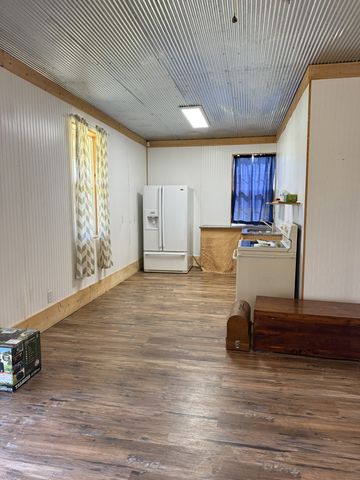 855 Lick Creek Rd, Hartsville, TN 37074