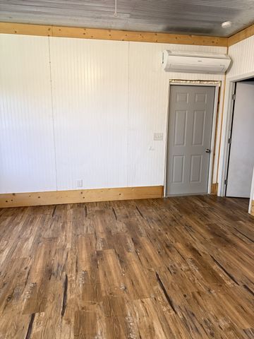 855 Lick Creek Rd, Hartsville, TN 37074