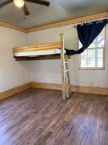 855 Lick Creek Rd, Hartsville, TN 37074