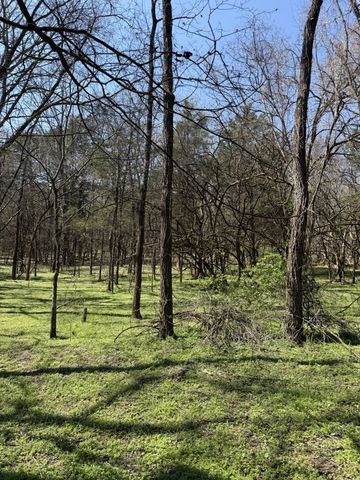 855 Lick Creek Rd, Hartsville, TN 37074