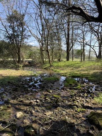 855 Lick Creek Rd, Hartsville, TN 37074