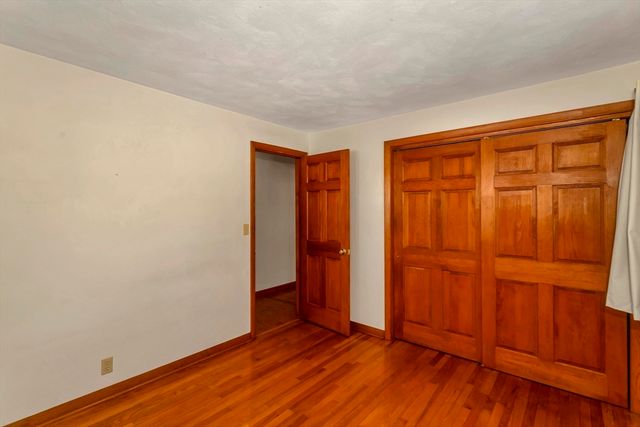 30 Llewellyn Dr, Westfield, MA 01085