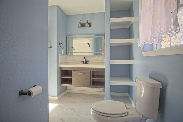 6963 County Road 1940, Pomona, MO 65789