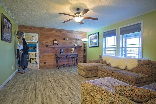 6963 County Road 1940, Pomona, MO 65789