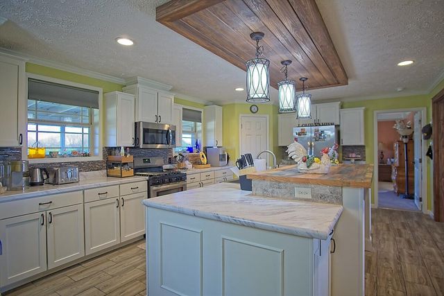 6963 County Road 1940, Pomona, MO 65789