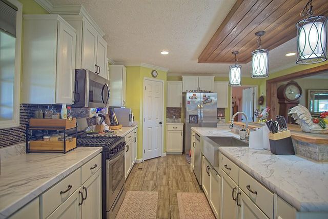 6963 County Road 1940, Pomona, MO 65789