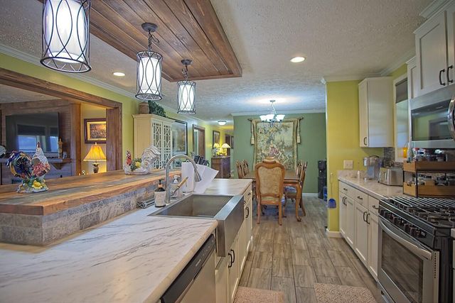 6963 County Road 1940, Pomona, MO 65789