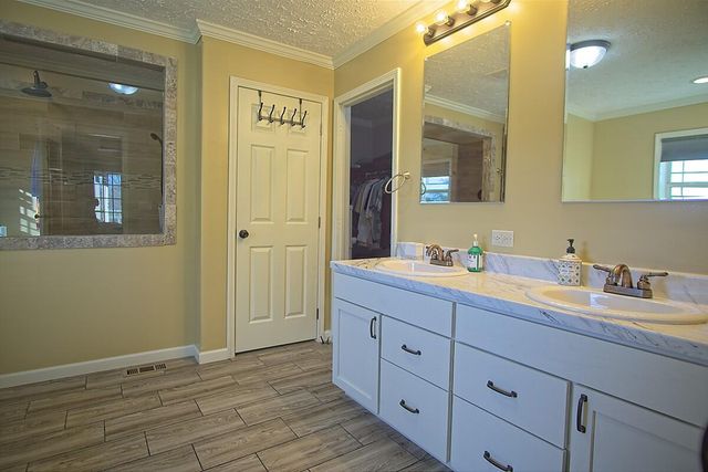 6963 County Road 1940, Pomona, MO 65789