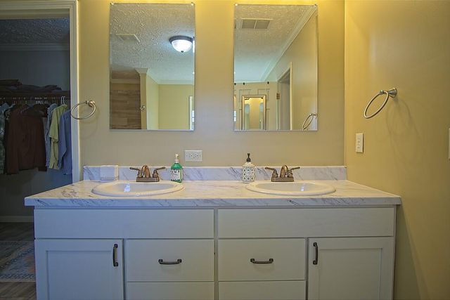 6963 County Road 1940, Pomona, MO 65789