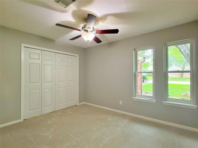 1806 Southwood Drive, Woodbranch, TX 77357