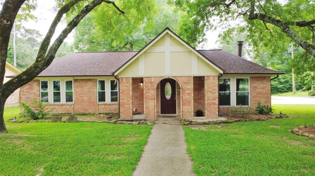 1806 Southwood Drive, Woodbranch, TX 77357