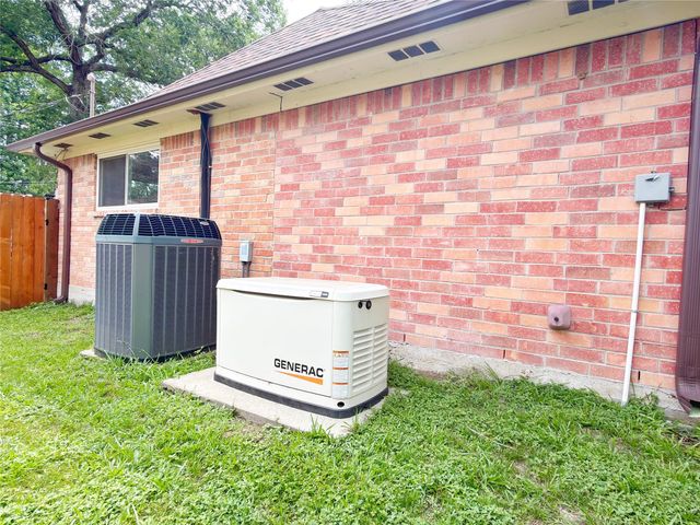 1806 Southwood Drive, Woodbranch, TX 77357