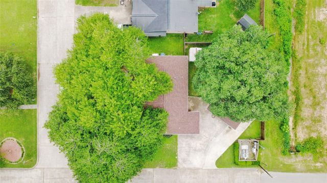 1806 Southwood Drive, Woodbranch, TX 77357