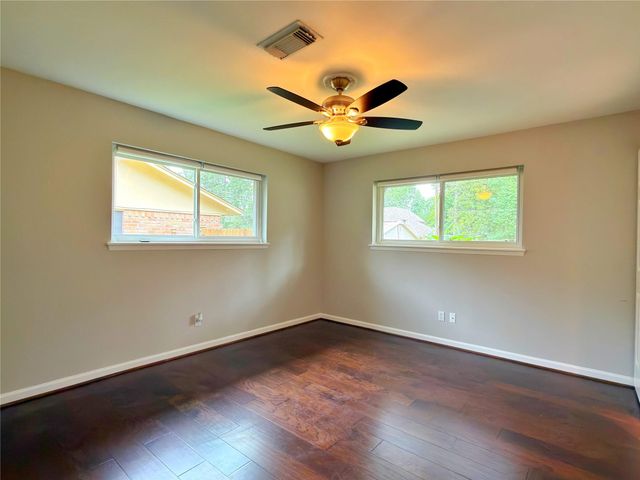 1806 Southwood Drive, Woodbranch, TX 77357