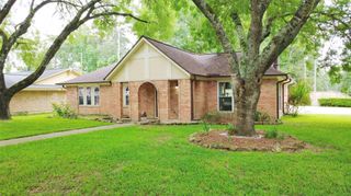 1806 Southwood Drive, Woodbranch, TX 77357