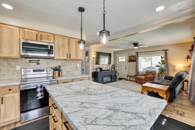 420 Scott AVENUE, Waukesha, WI 53186