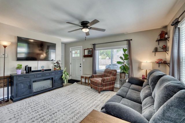 420 Scott AVENUE, Waukesha, WI 53186