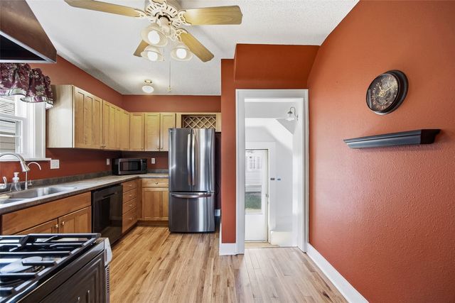 330 Crescent Street SE, Cedar Rapids, IA 52403