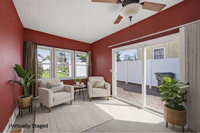 330 Crescent Street SE, Cedar Rapids, IA 52403