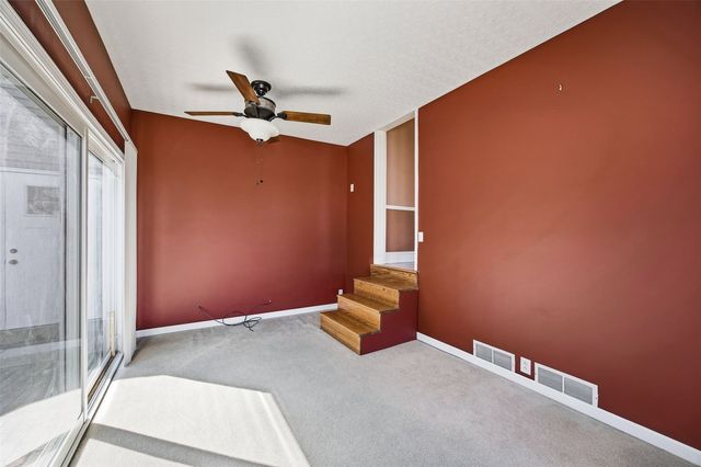 330 Crescent Street SE, Cedar Rapids, IA 52403