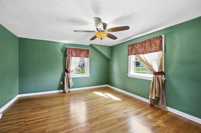 330 Crescent Street SE, Cedar Rapids, IA 52403