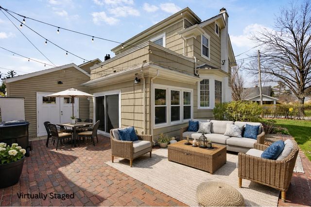 330 Crescent Street SE, Cedar Rapids, IA 52403
