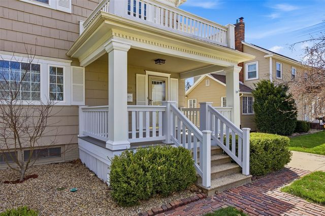 330 Crescent Street SE, Cedar Rapids, IA 52403