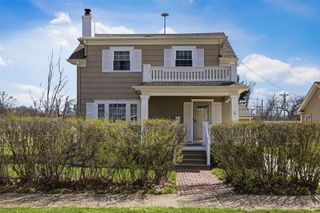 330 Crescent Street SE, Cedar Rapids, IA 52403