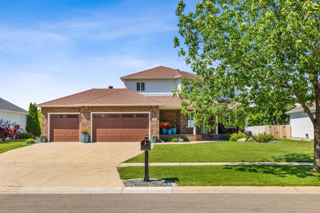 5144 Rose Creek Parkway S, Fargo, ND 58104