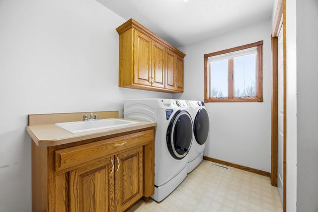 5144 Rose Creek Parkway S, Fargo, ND 58104