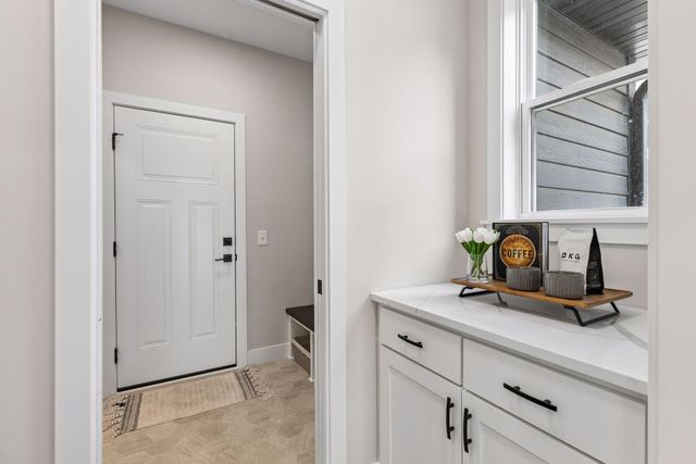 7400 Agate Trail, Inver Grove Heights, MN 55077