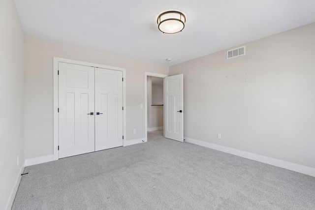 7400 Agate Trail, Inver Grove Heights, MN 55077