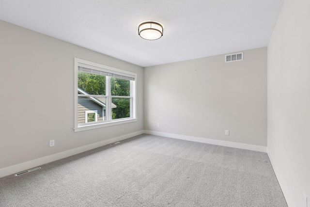 7400 Agate Trail, Inver Grove Heights, MN 55077