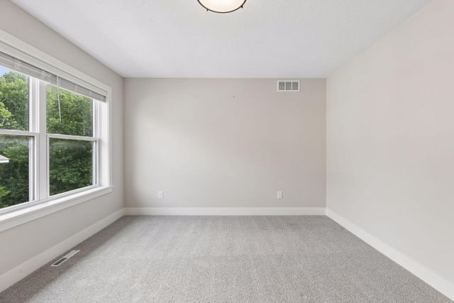 7400 Agate Trail, Inver Grove Heights, MN 55077