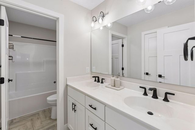 7400 Agate Trail, Inver Grove Heights, MN 55077