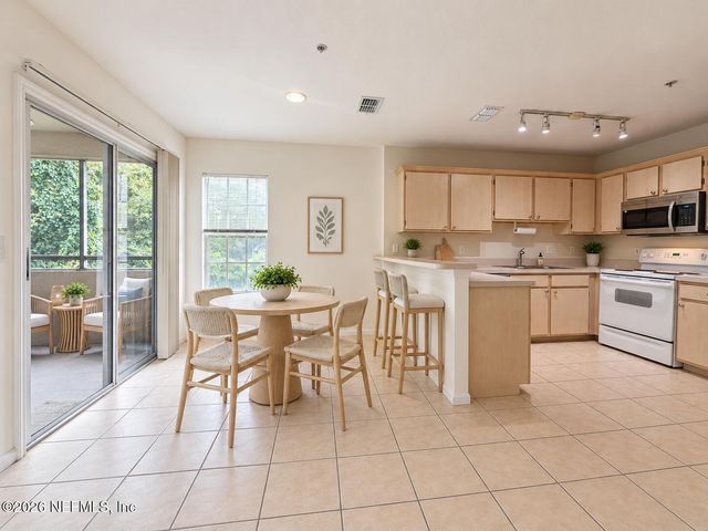 1655 THE GREENS Way 3024, Jacksonville Beach, FL 32250