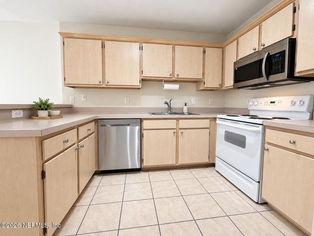 1655 THE GREENS Way 3024, Jacksonville Beach, FL 32250