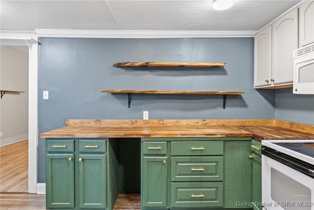 724 Watt Street, Jeffersonville, IN 47130