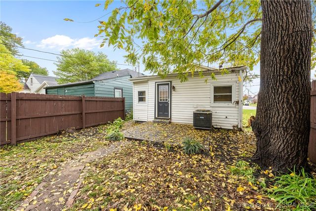 724 Watt Street, Jeffersonville, IN 47130