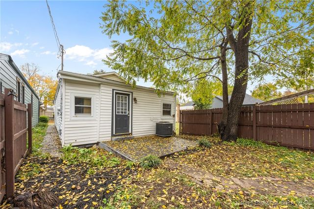 724 Watt Street, Jeffersonville, IN 47130