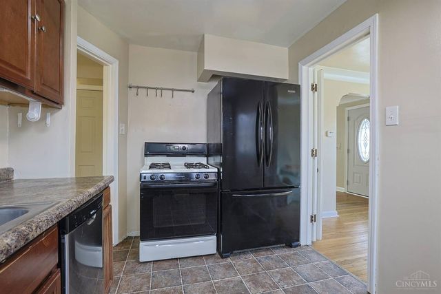 2652 Cedarbrook Drive, Golf Manor, OH 45237