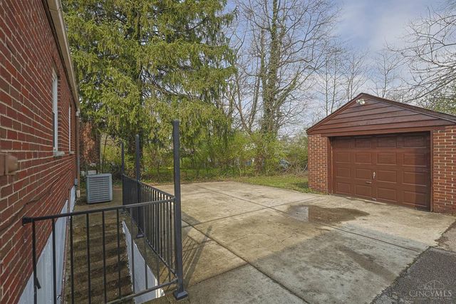 2652 Cedarbrook Drive, Golf Manor, OH 45237