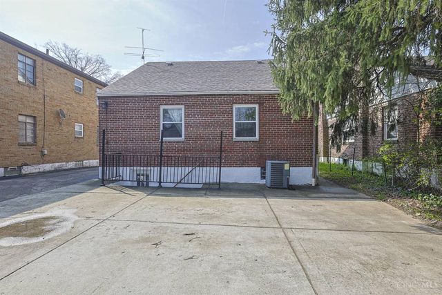 2652 Cedarbrook Drive, Golf Manor, OH 45237