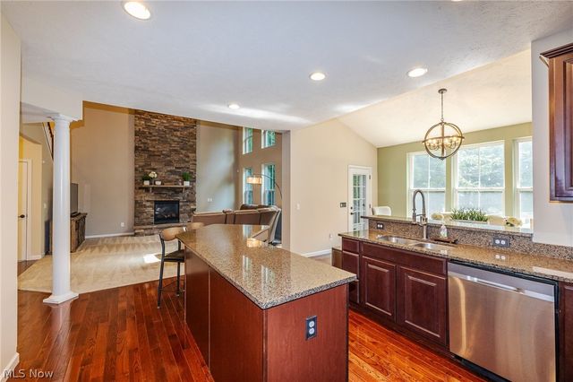 9011 Moss Pointe Circle, Olmsted Twp, OH 44138