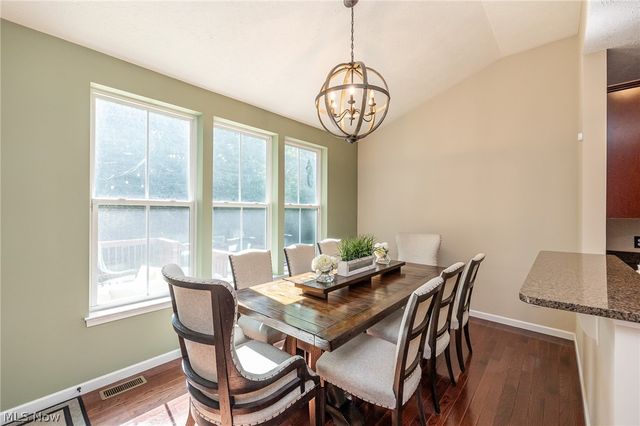 9011 Moss Pointe Circle, Olmsted Twp, OH 44138