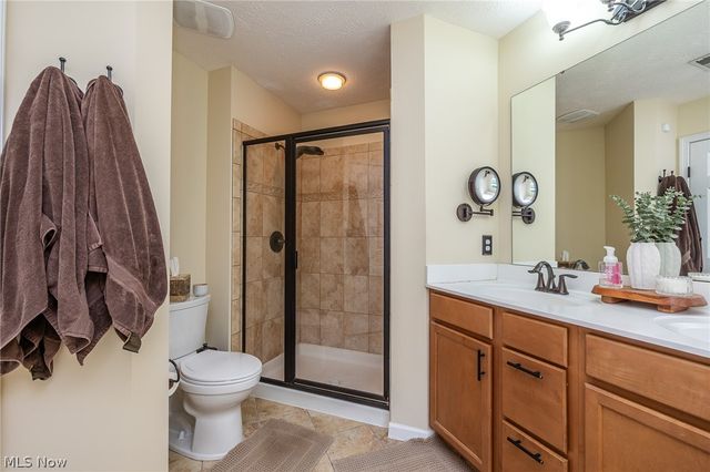 9011 Moss Pointe Circle, Olmsted Twp, OH 44138