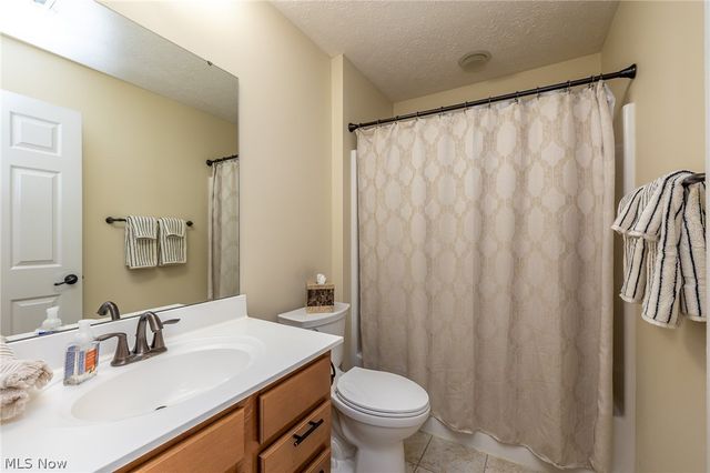 9011 Moss Pointe Circle, Olmsted Twp, OH 44138