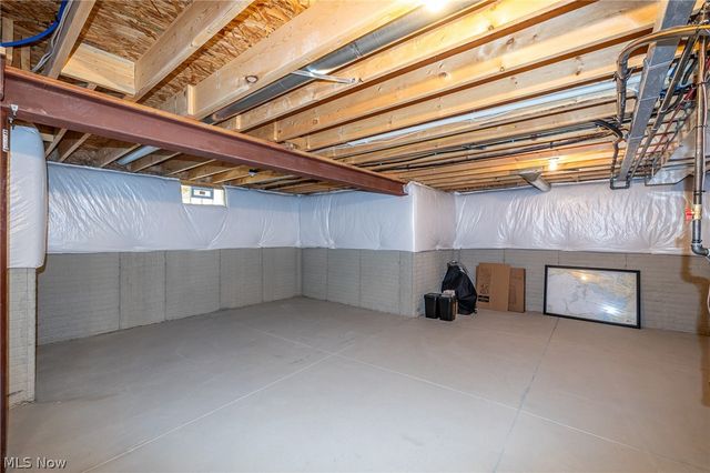 9011 Moss Pointe Circle, Olmsted Twp, OH 44138