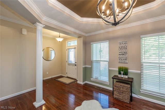 9011 Moss Pointe Circle, Olmsted Twp, OH 44138
