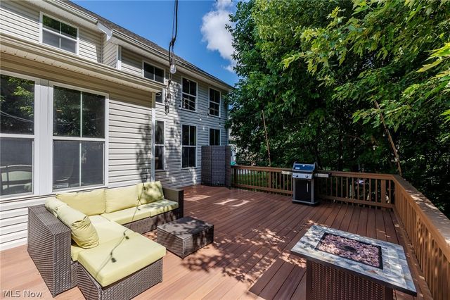 9011 Moss Pointe Circle, Olmsted Twp, OH 44138